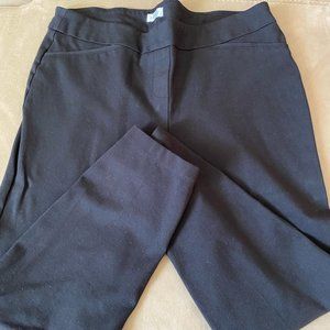 Avenue 14/16 Black Dress Capri Pants